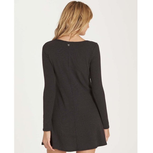 ๐ฅ๐ฅBILLABONG - LONG SLEEVE SKATER DRESS๐ฅ๐ฅ - Picture 5 of 6